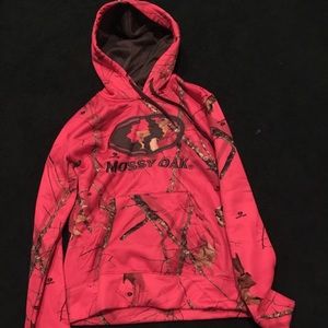 Mossyoak sweatshirt, hot pink with camo.